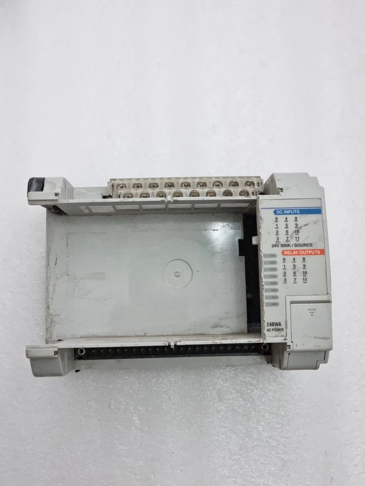 ALLEN BRADLEY 1764-24BWA MICROLOGIX 1500 WITH 1764-LSP (Power On as Photo)